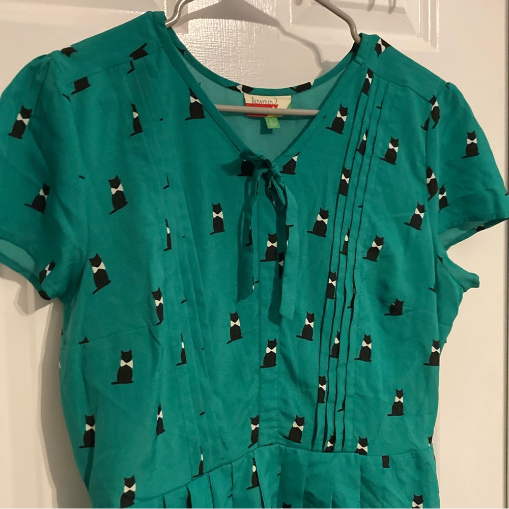 Exploratory Style A-Line Dress in Cats - Picture 3 of 6